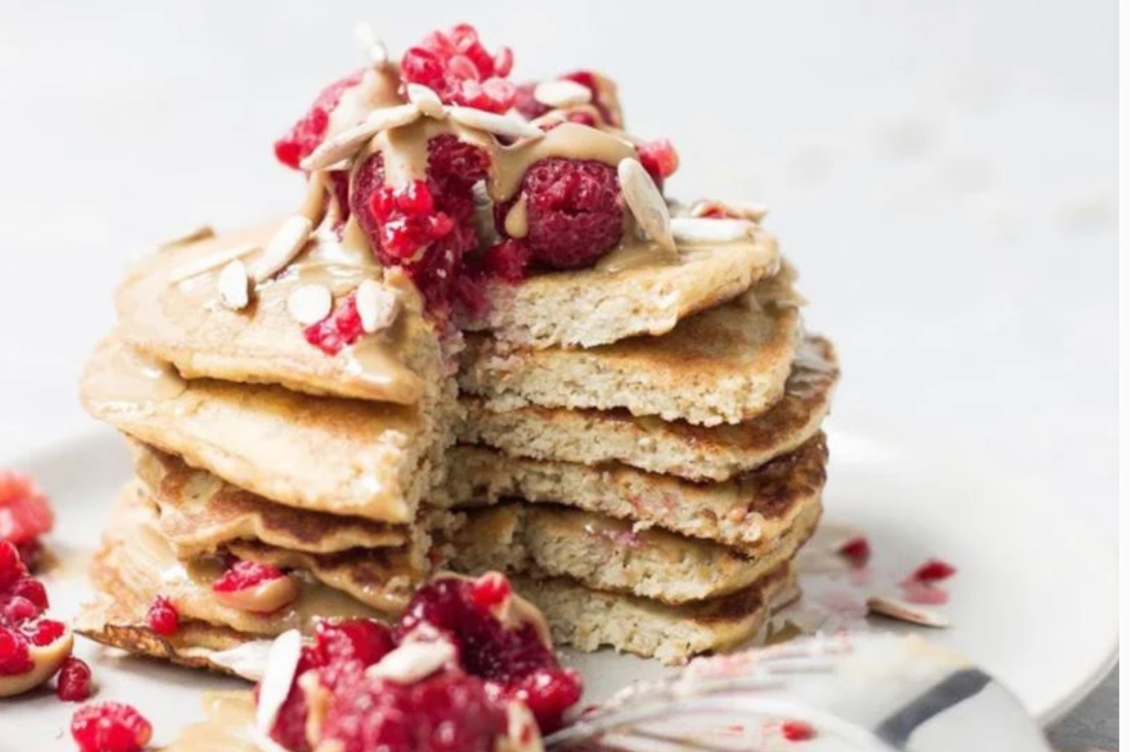 RECETAS FIT DE INVICTUS NUTRICIÓN: PANCAKES